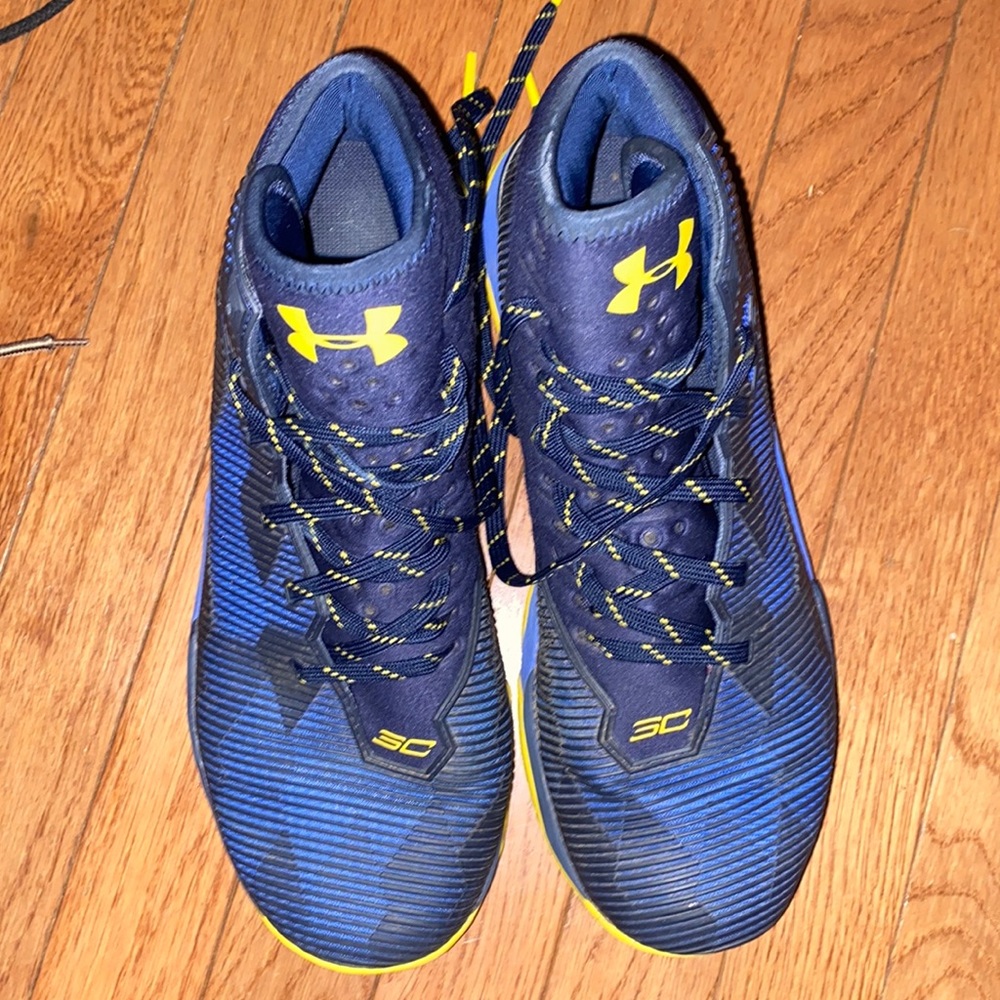 Steph Curry Under Armour 2.5 size 9.5